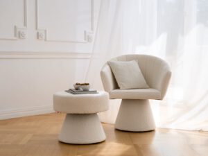 Armchair and table from the Essenza Boucle collection