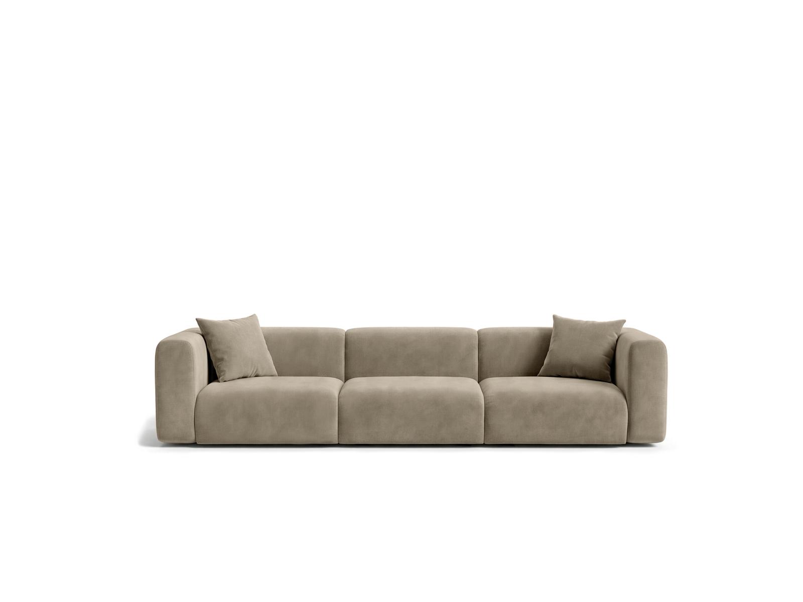 Trzyosobowa sofa modułowa SORISSO w ciepłej, beżowej tonacji w skandynawskiej aranżacji salonu.
